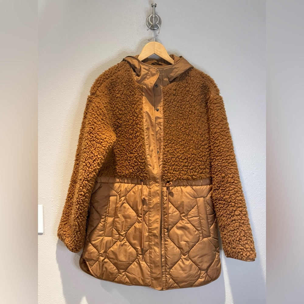 Old Navy Sherpa Quilted Mixed Media Hooded Jacket - Tan - Small